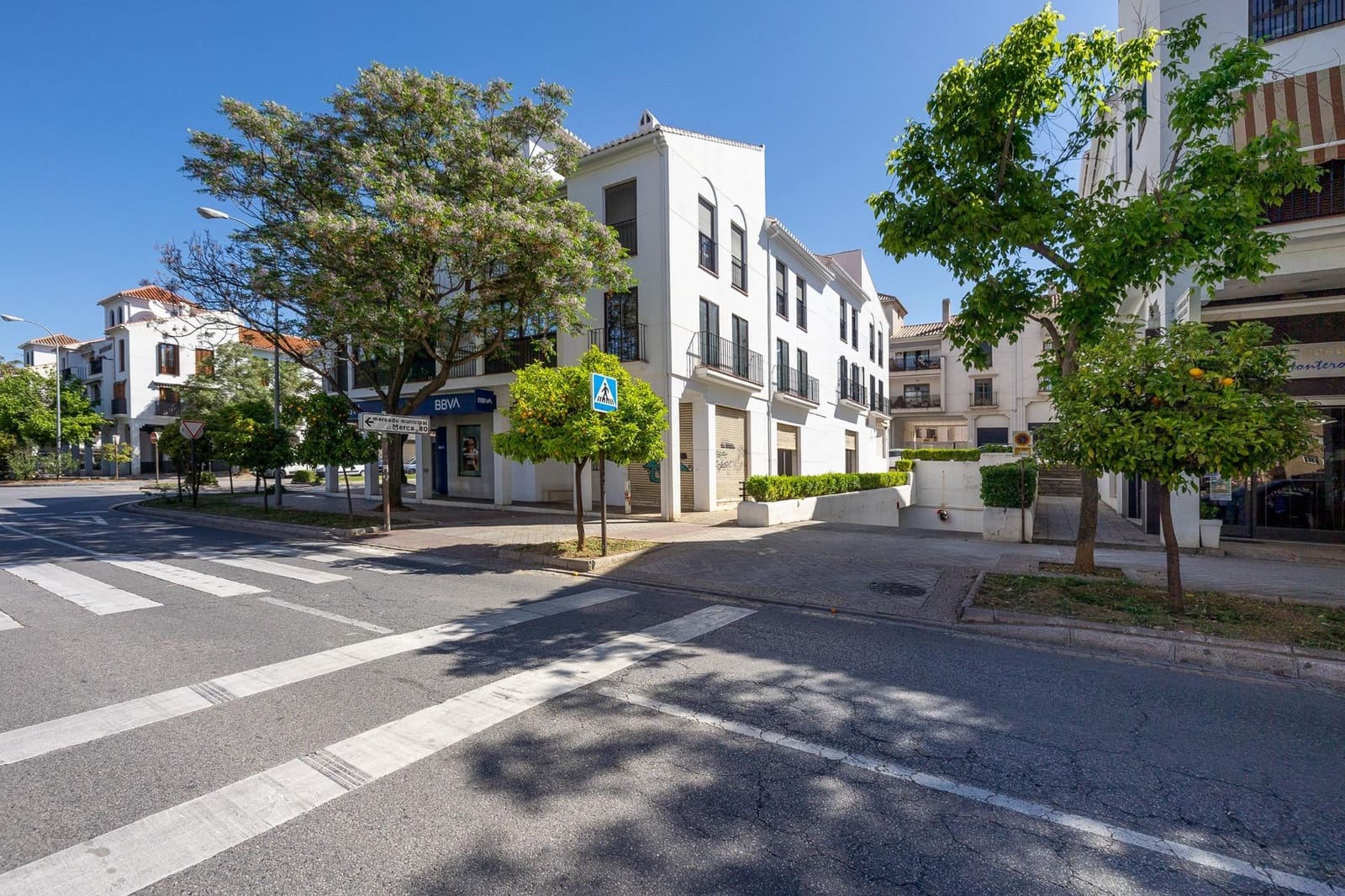 Commercial for sale in Granada city - € 44,000 (Ref: 9699108)