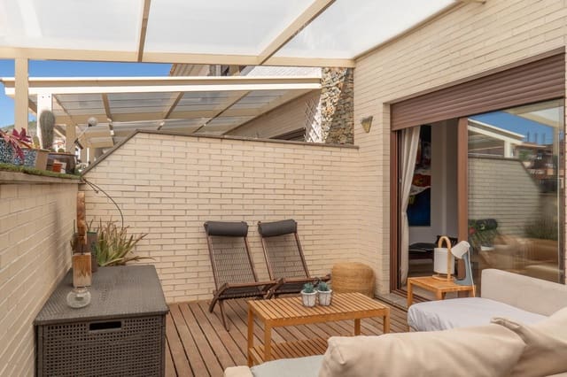 4 soveværelse Rækkehus til salg i Carretera de la Sierra, Granada by med garage - € 512.000 (Ref: 9702391)