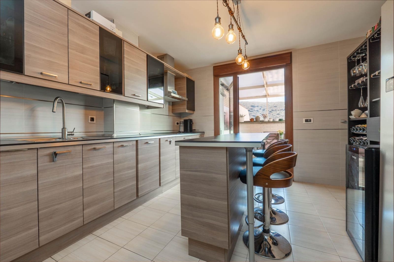 4 soveværelse Rækkehus til salg i Granada by med garage - € 512.000 (Ref: 9702391)