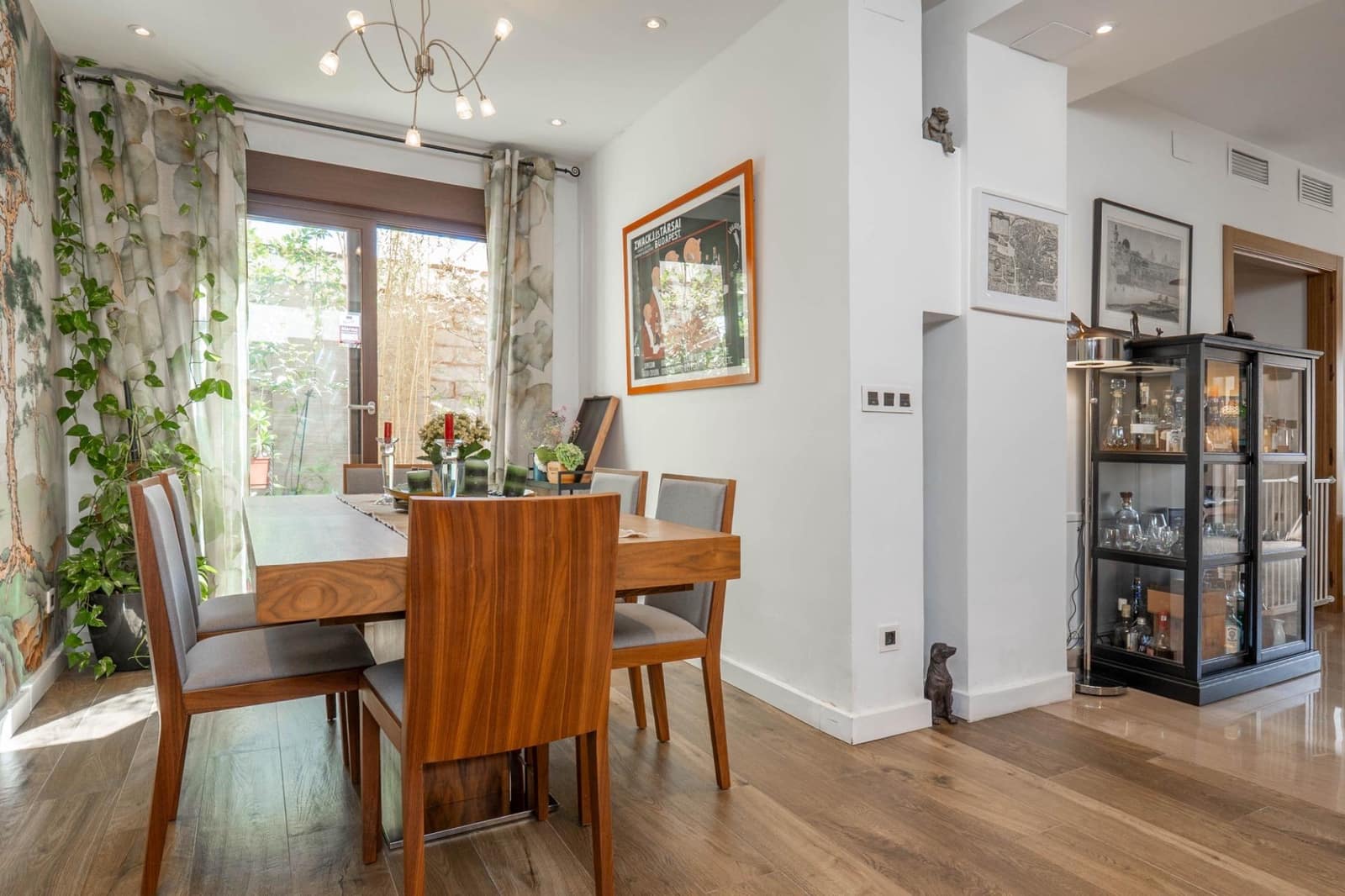 4 soveværelse Rækkehus til salg i Granada by med garage - € 512.000 (Ref: 9702391)