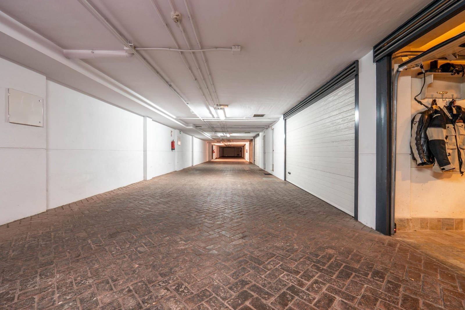 4 soveværelse Rækkehus til salg i Granada by med garage - € 512.000 (Ref: 9702391)