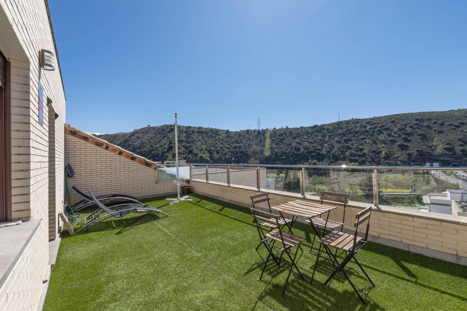 4 soveværelse Rækkehus til salg i Granada by med garage - € 512.000 (Ref: 9702391)