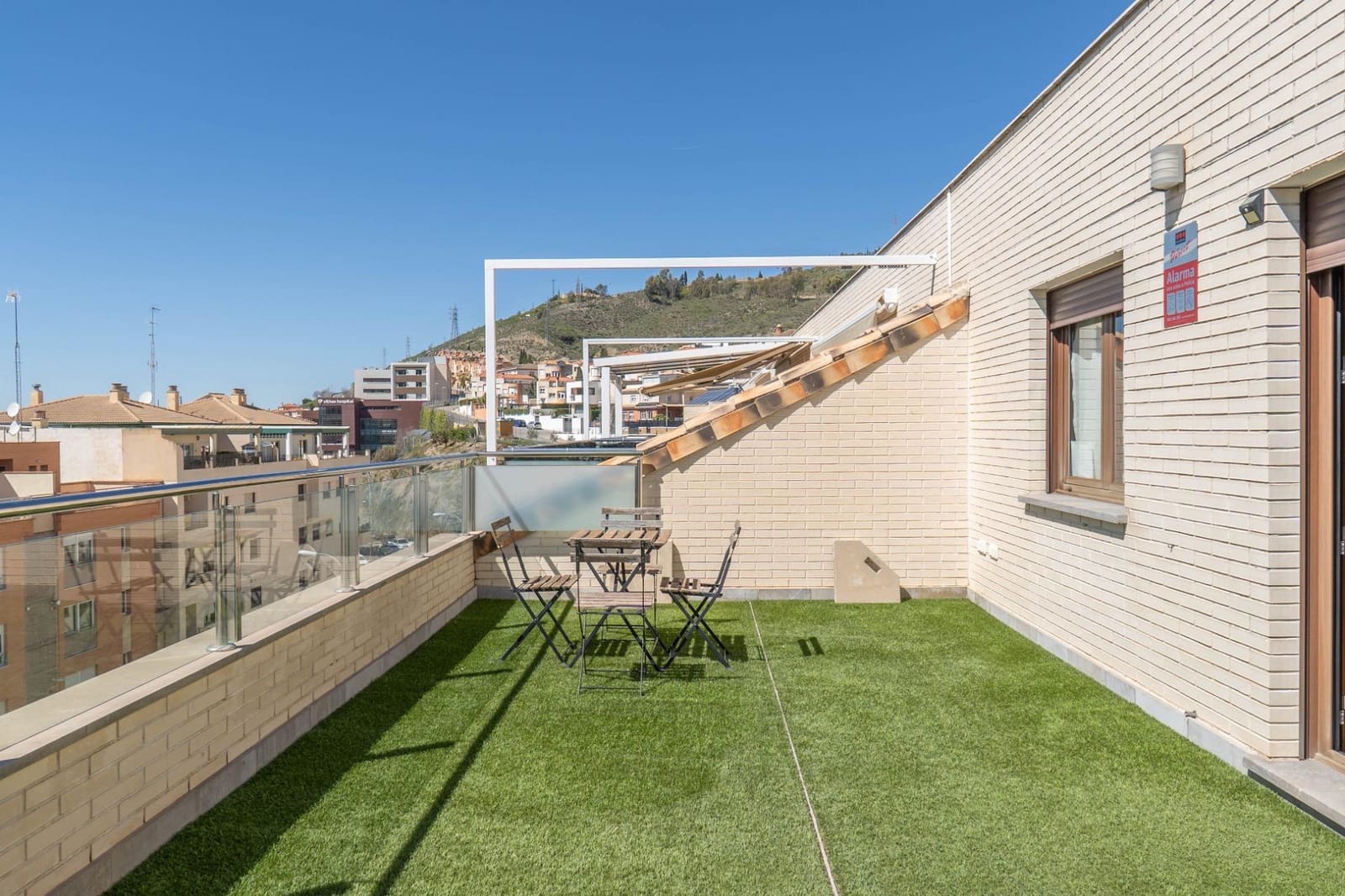 4 soveværelse Rækkehus til salg i Granada by med garage - € 512.000 (Ref: 9702391)