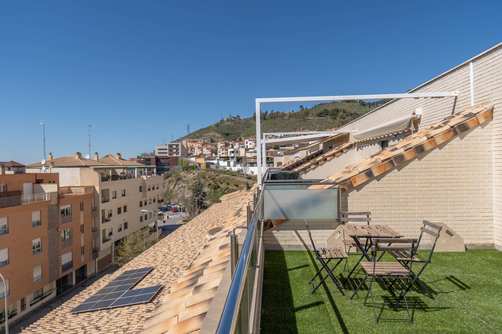 4 soveværelse Rækkehus til salg i Granada by med garage - € 512.000 (Ref: 9702391)