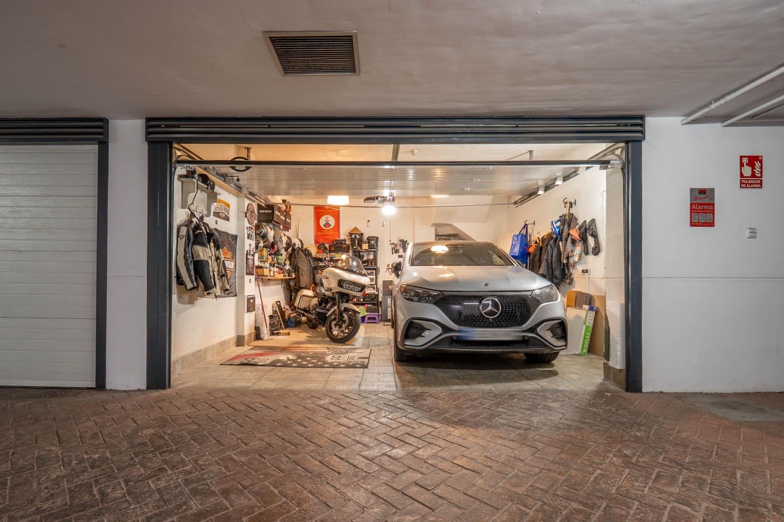 4 soveværelse Rækkehus til salg i Granada by med garage - € 512.000 (Ref: 9702391)