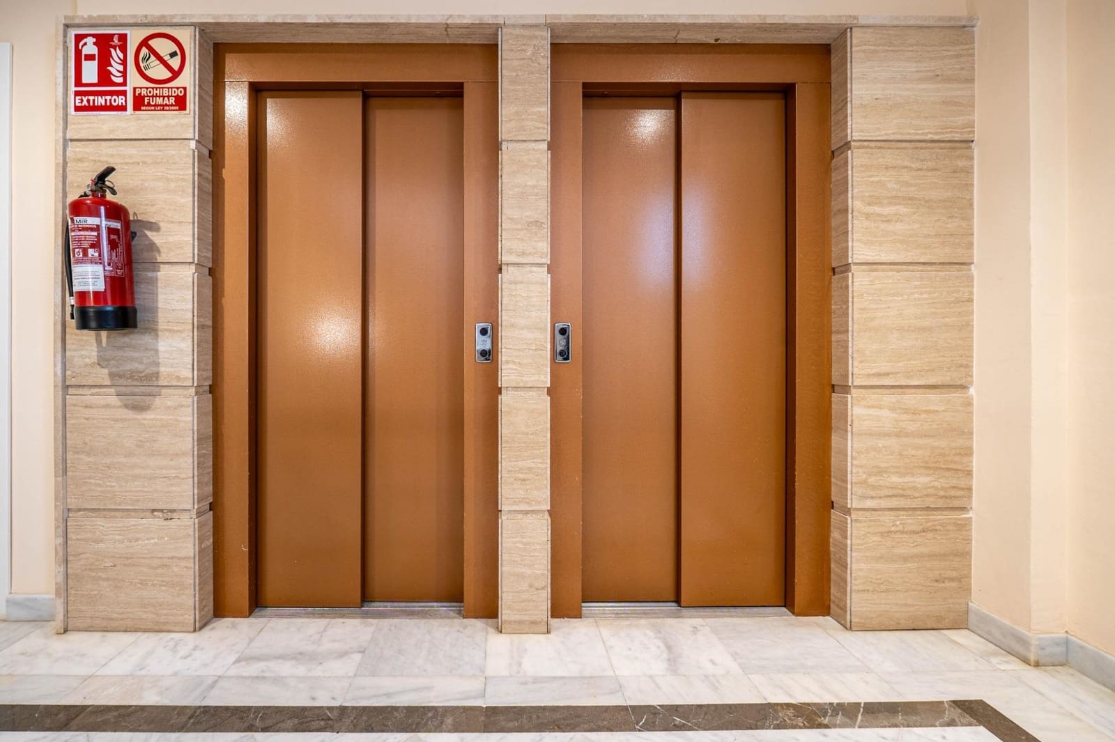 1 chambre Appartement à vendre à Motril avec piscine garage - 284 900 € (Ref: 9702392)