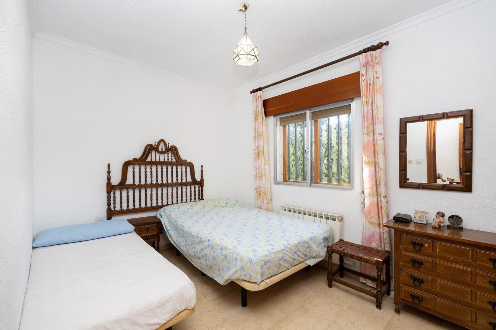 5 bedroom Villa for sale in Ogijares with pool garage - € 590,000 (Ref: 9702395)