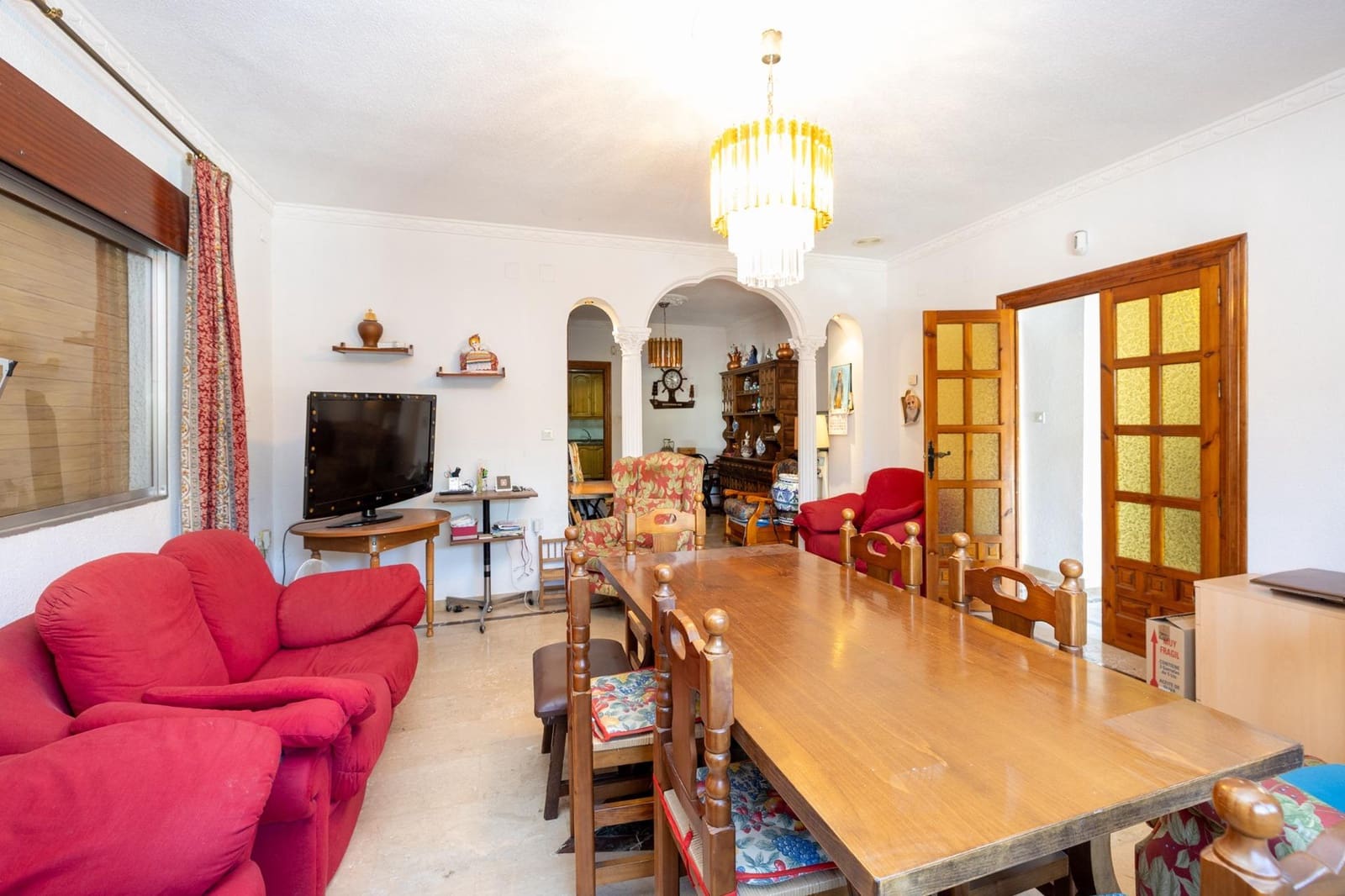 5 bedroom Villa for sale in Ogijares with pool garage - € 590,000 (Ref: 9702395)