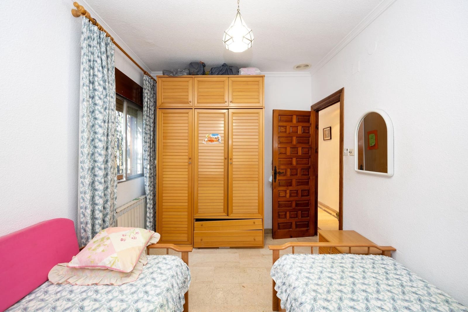 5 bedroom Villa for sale in Ogijares with pool garage - € 590,000 (Ref: 9702395)