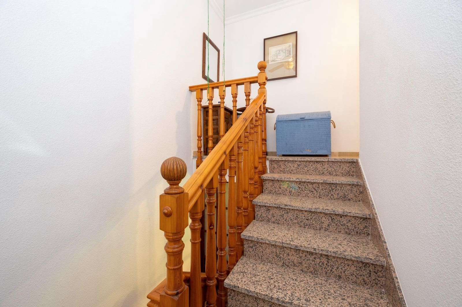 5 bedroom Villa for sale in Ogijares with pool garage - € 590,000 (Ref: 9702395)