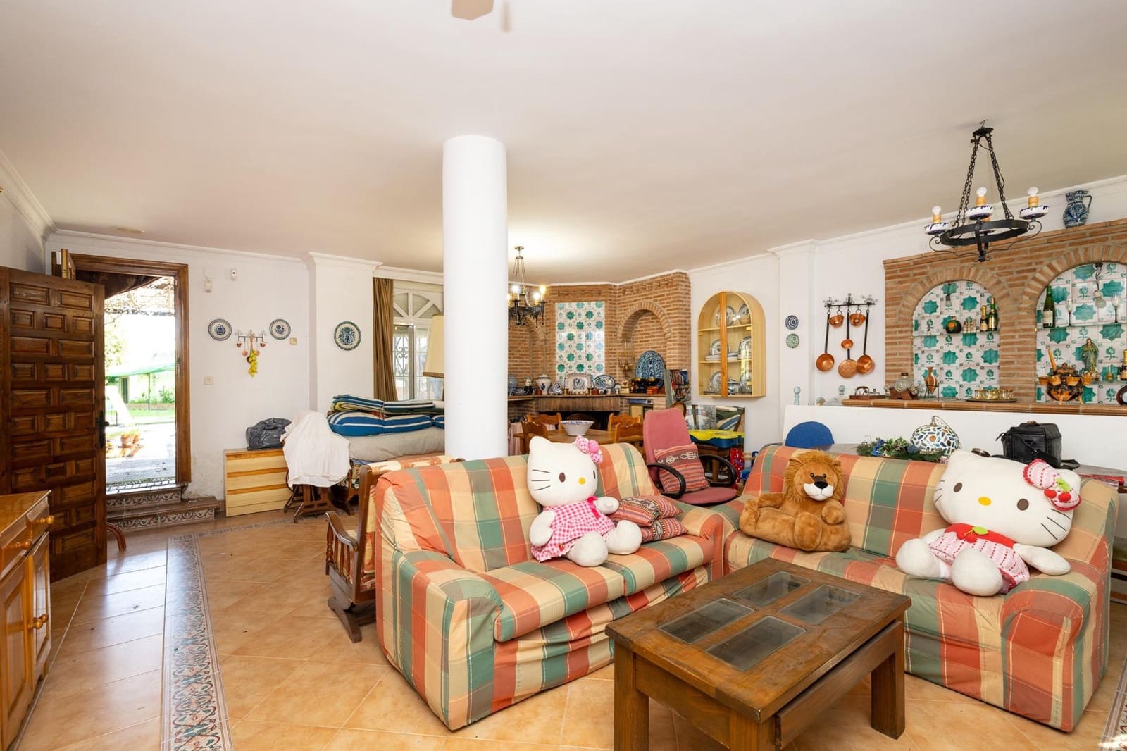 5 bedroom Villa for sale in Ogijares with pool garage - € 590,000 (Ref: 9702395)