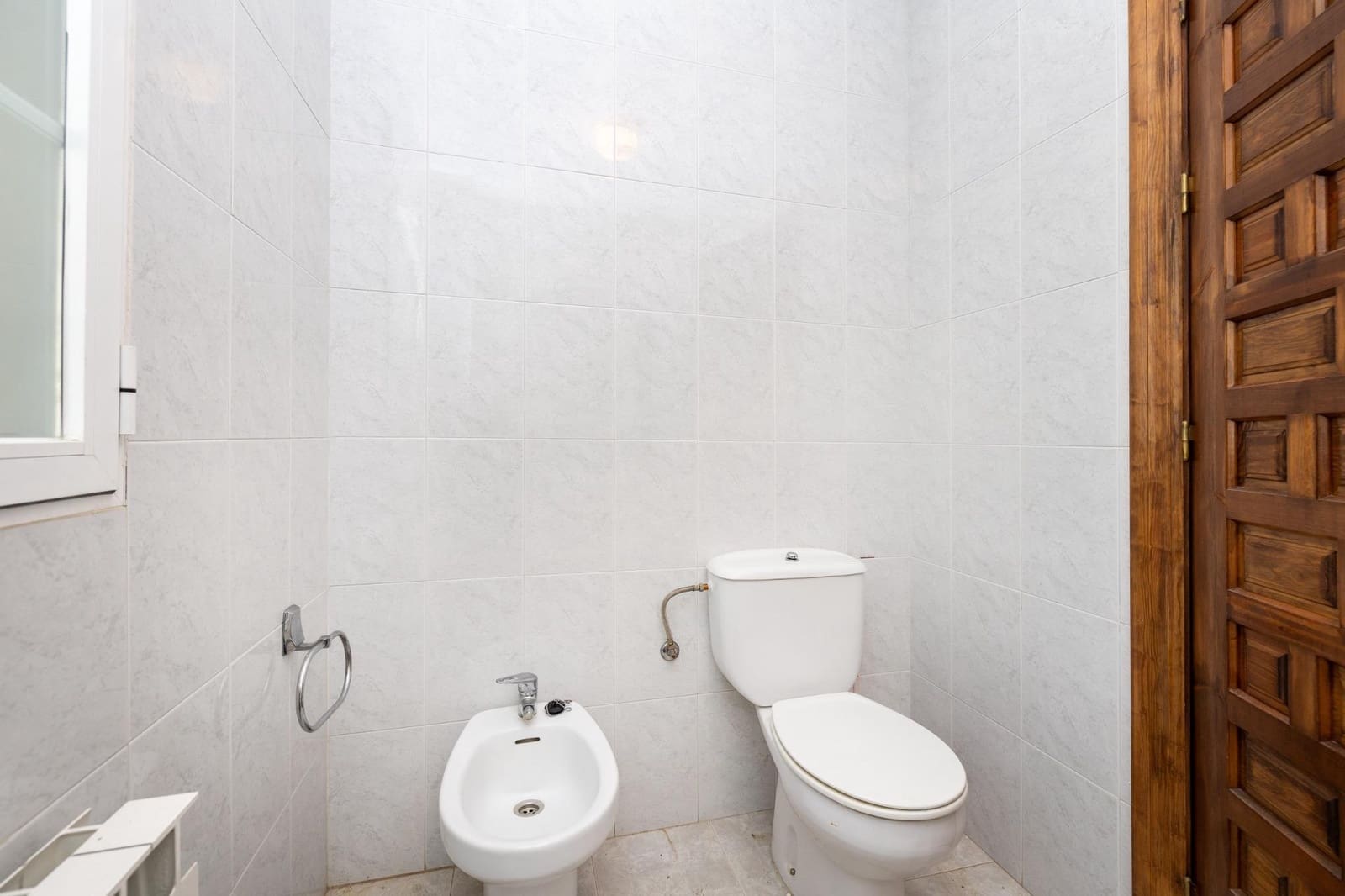 5 bedroom Villa for sale in Ogijares with pool garage - € 590,000 (Ref: 9702395)