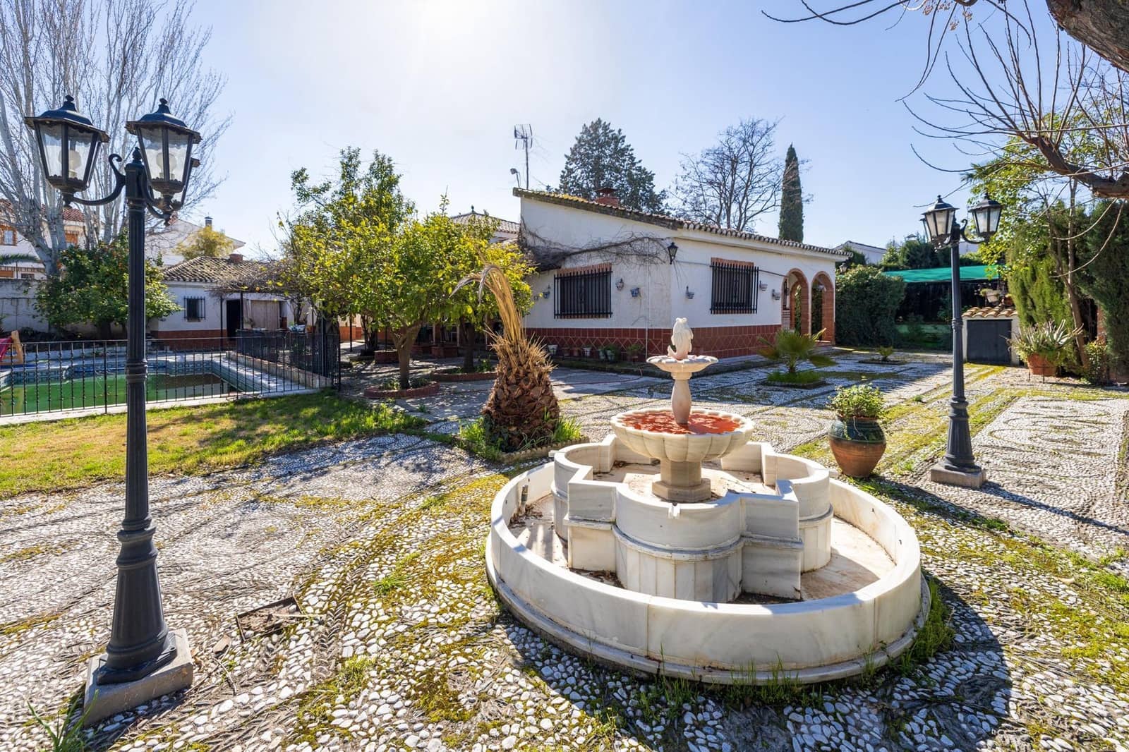 5 bedroom Villa for sale in Ogijares with pool garage - € 590,000 (Ref: 9702395)