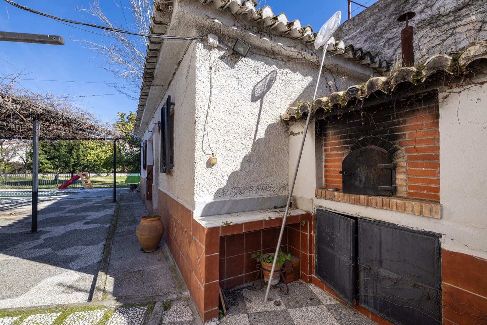 5 bedroom Villa for sale in Ogijares with pool garage - € 590,000 (Ref: 9702395)