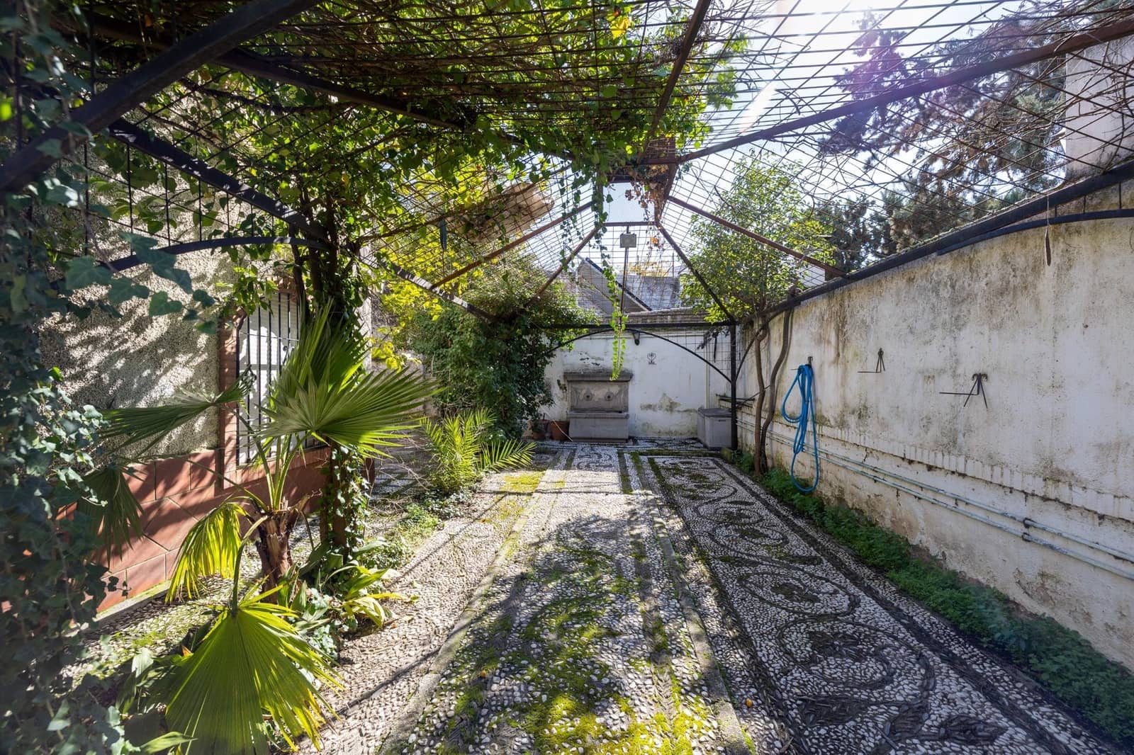 5 bedroom Villa for sale in Ogijares with pool garage - € 590,000 (Ref: 9702395)