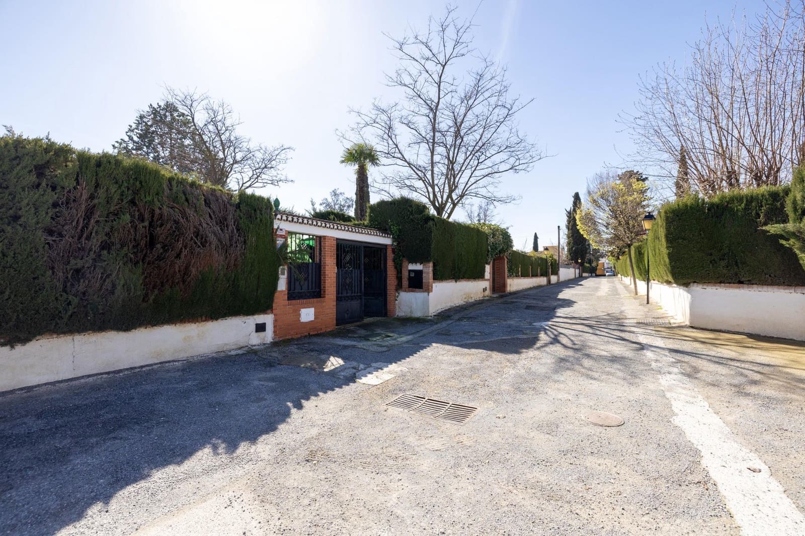 5 bedroom Villa for sale in Ogijares with pool garage - € 590,000 (Ref: 9702395)