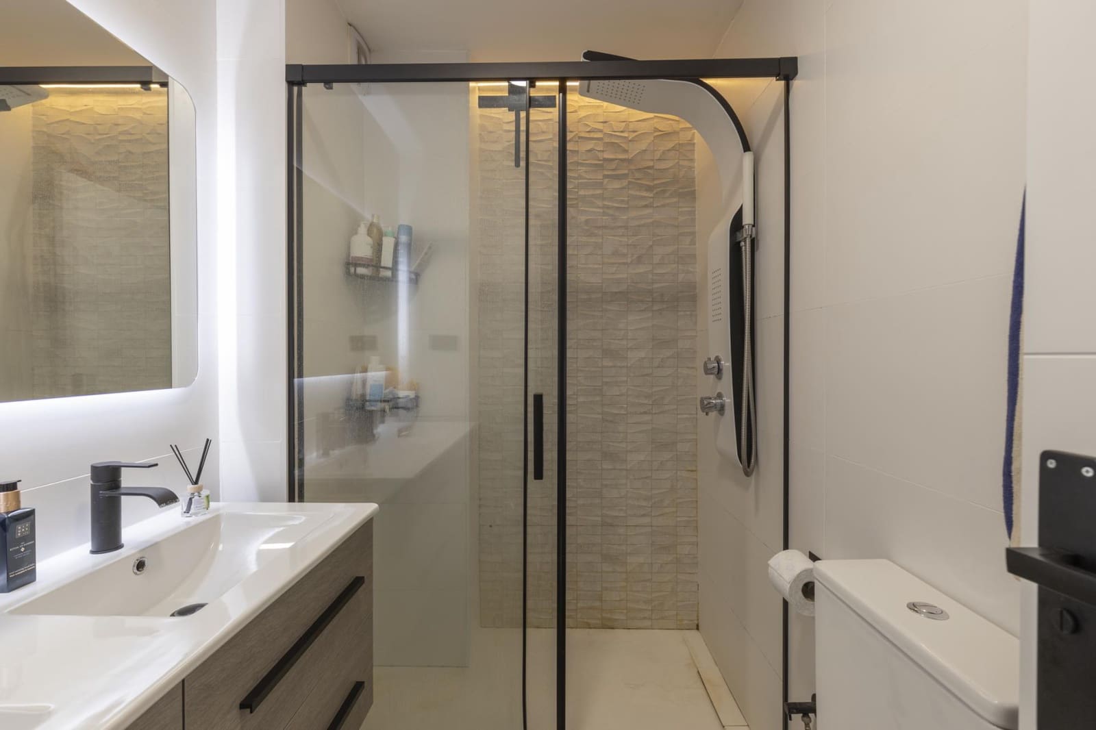 3 bedroom Flat for sale in Gojar with pool - € 195,000 (Ref: 9712386)