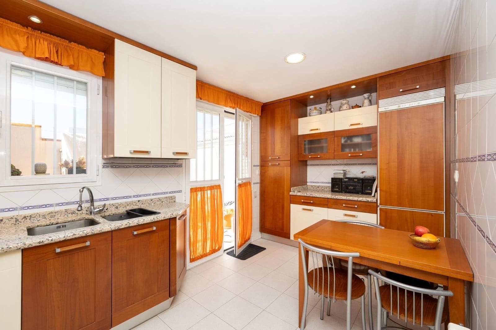 4 soveværelse Rækkehus til salg i Granada by - € 535.000 (Ref: 9712387)