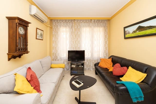 4 soveværelse Rækkehus til salg i Pajaritos - Plaza de Toros, Granada by - € 535.000 (Ref: 9712387)