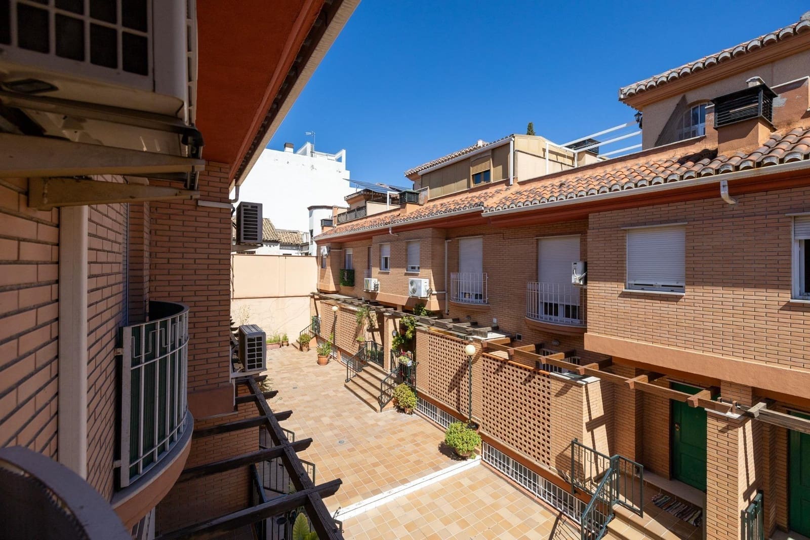 4 soveværelse Rækkehus til salg i Granada by - € 535.000 (Ref: 9712387)