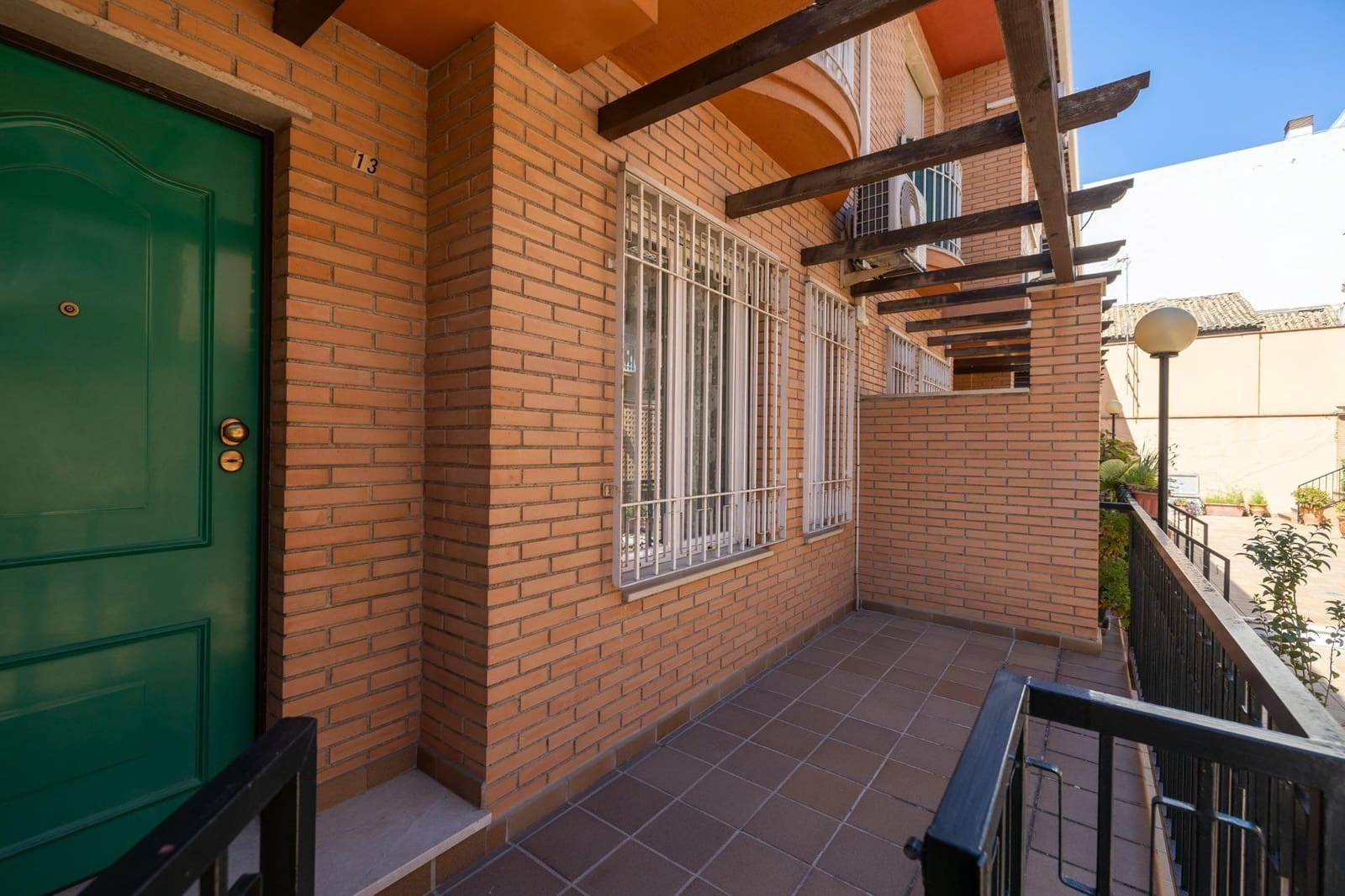 4 bedroom Terraced Villa for sale in Granada city - € 495,000 (Ref: 9712387)