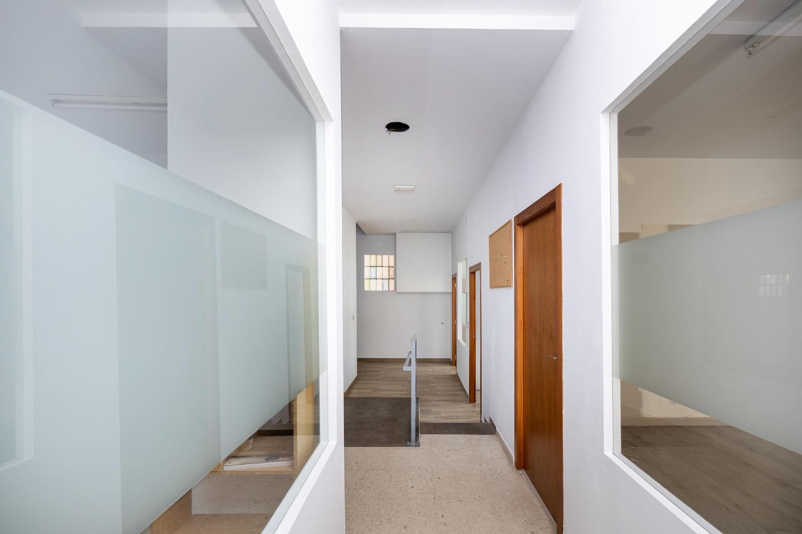 Erhverv til salg i Granada by - € 599.000 (Ref: 9712388)