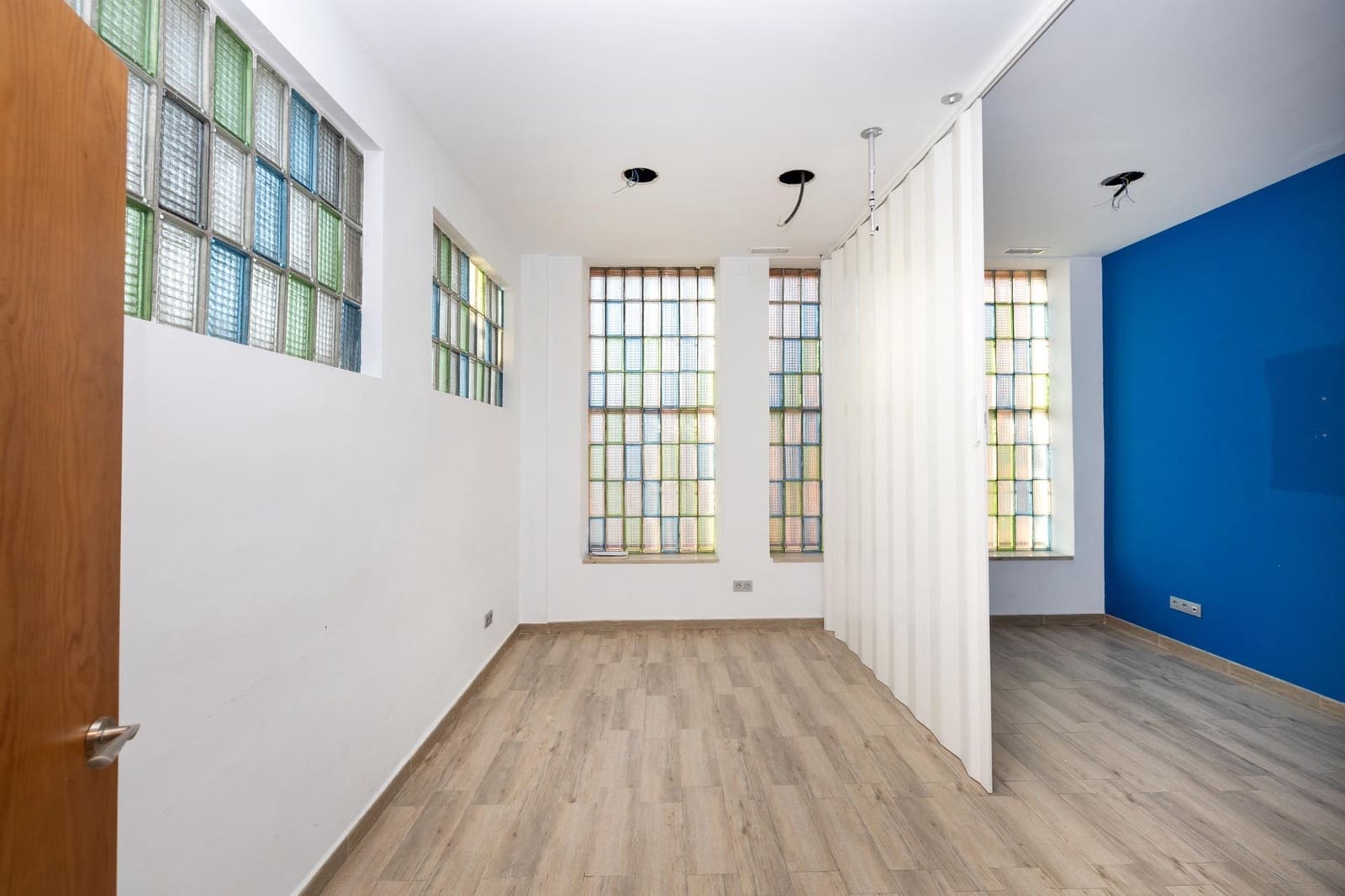 Erhverv til salg i Granada by - € 599.000 (Ref: 9712388)