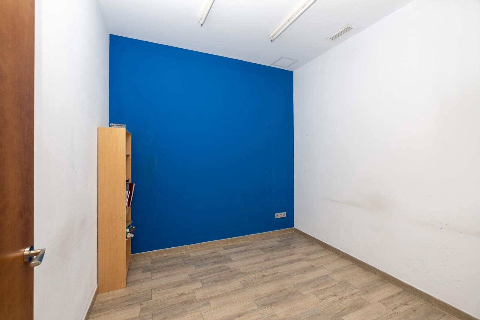 Erhverv til salg i Granada by - € 599.000 (Ref: 9712388)