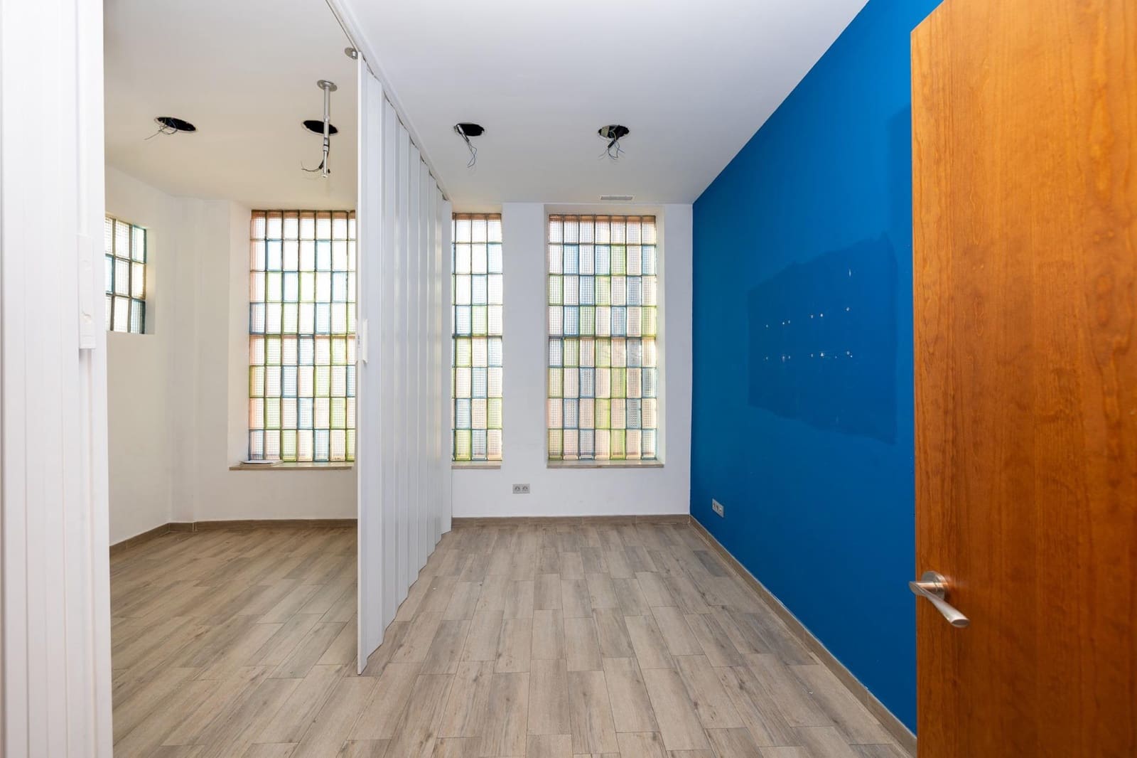 Erhverv til salg i Granada by - € 599.000 (Ref: 9712388)