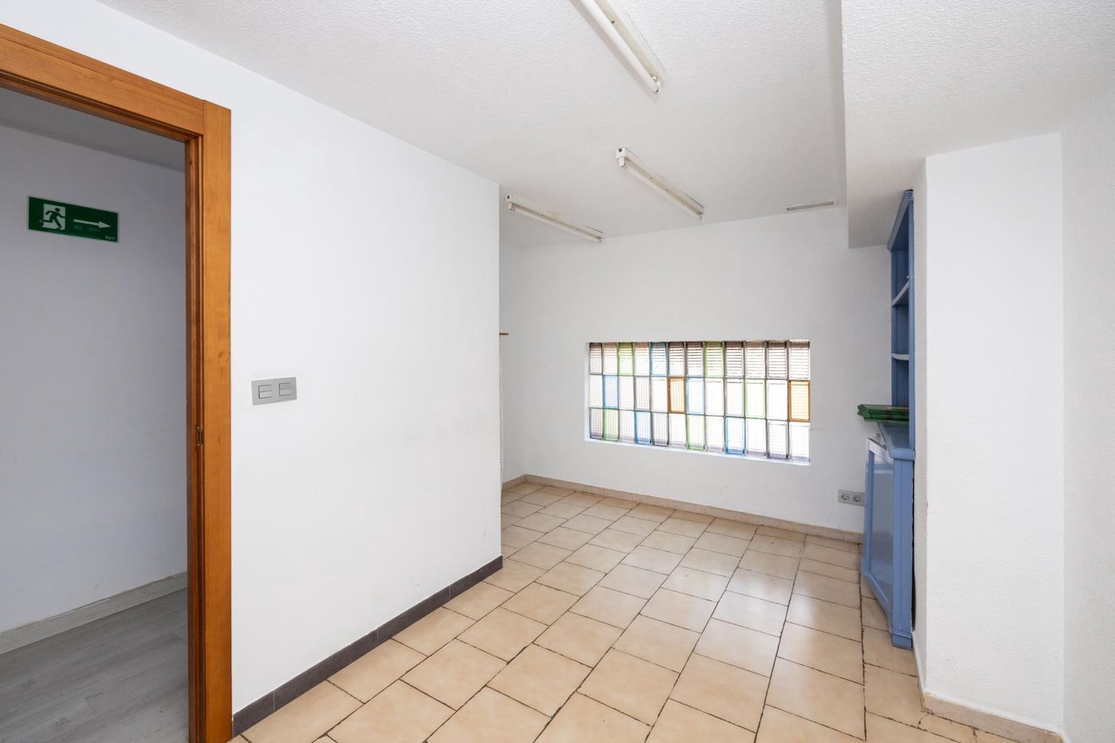 Erhverv til salg i Granada by - € 599.000 (Ref: 9712388)