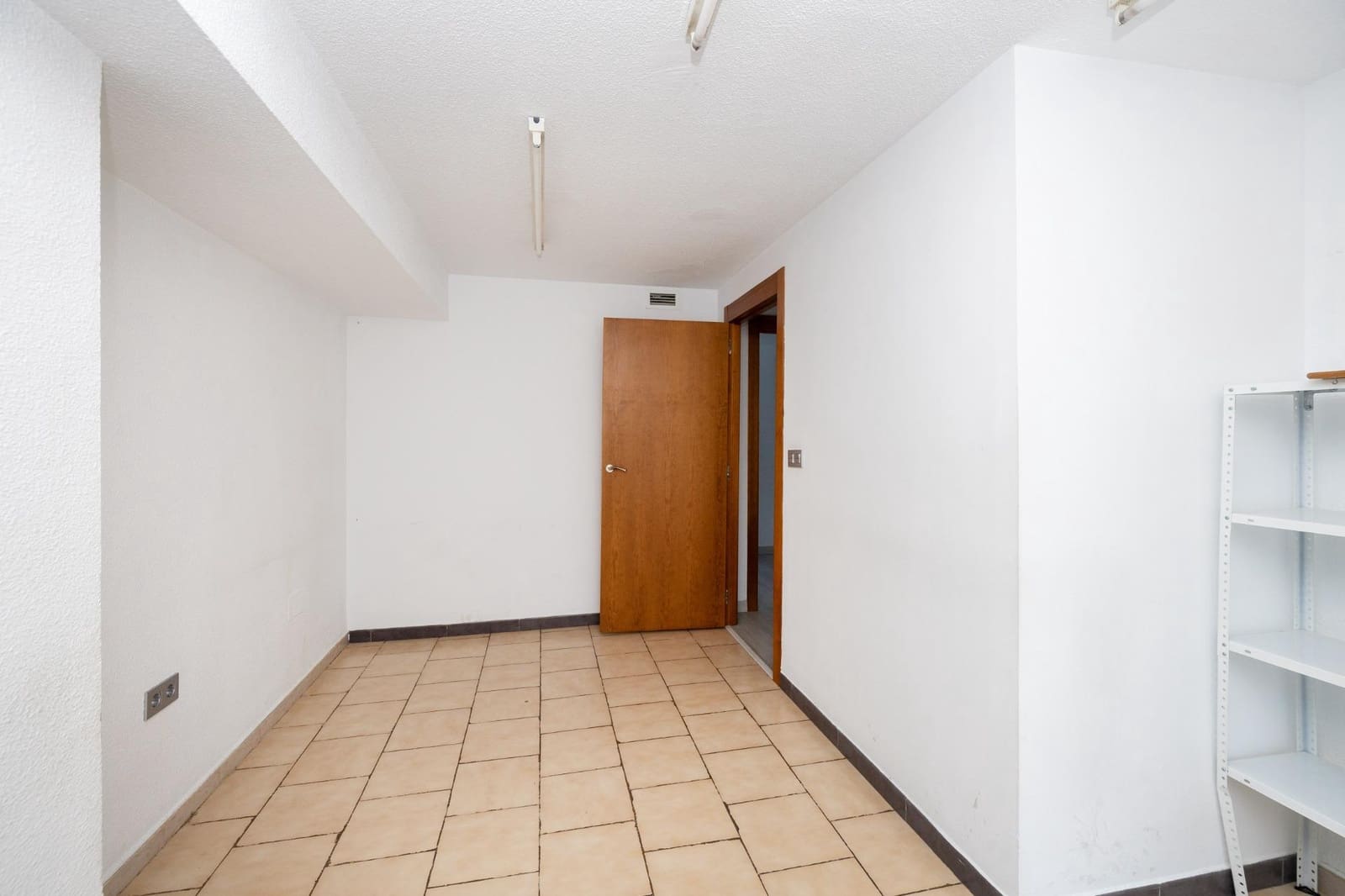 Erhverv til salg i Granada by - € 599.000 (Ref: 9712388)