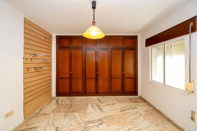 2 bedroom Apartment for sale in Figares, Granada city - € 219,000 (Ref: 9712390)