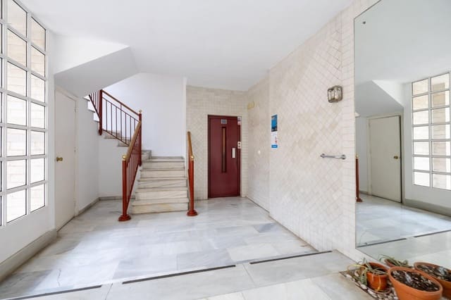 3 makuuhuone Asunto myytävänä paikassa Granada kaupunki mukana 
autotalli - 350 000 € (Ref: 9712391)