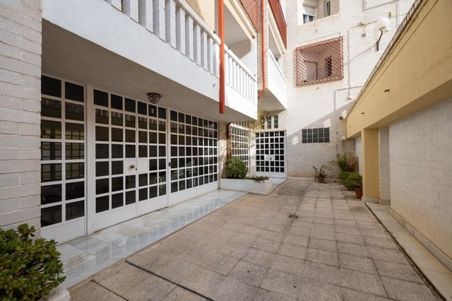 3 makuuhuone Asunto myytävänä paikassa Granada kaupunki mukana 
autotalli - 350 000 € (Ref: 9712391)