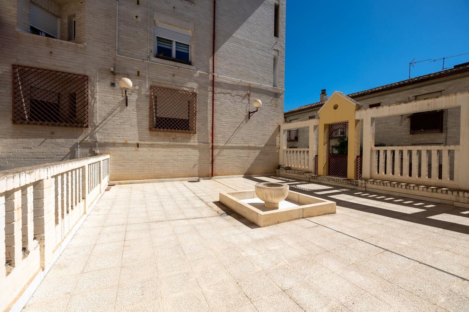 3 soveværelse Lejlighed til salg i Granada by med garage - € 350.000 (Ref: 9712391)