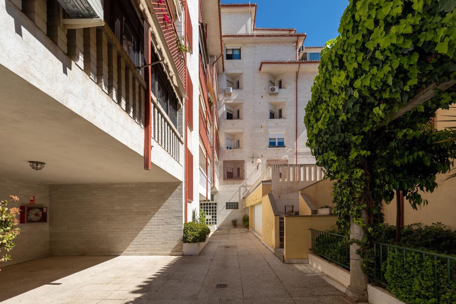 3 soveværelse Lejlighed til salg i Granada by med garage - € 350.000 (Ref: 9712391)