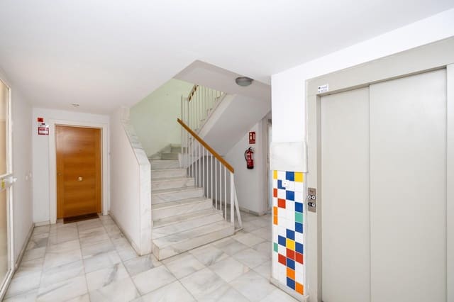 2 soveværelse Lejlighed til salg i Granada by med garage - € 218.332 (Ref: 9712392)