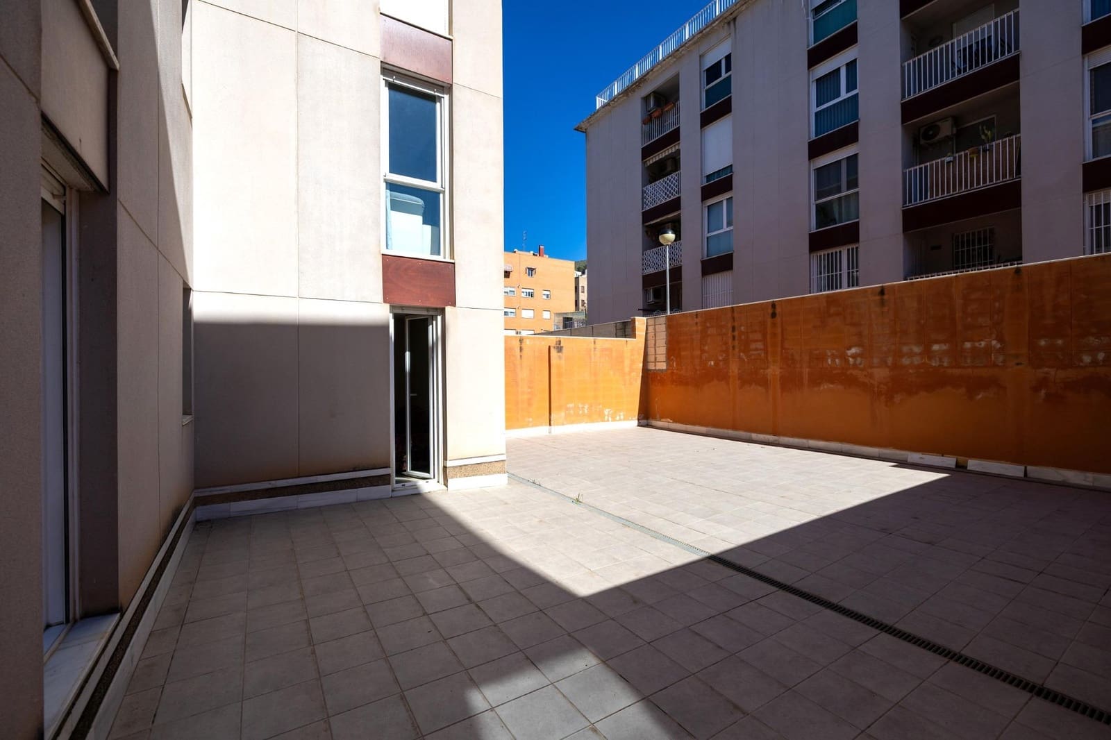 2 soveværelse Lejlighed til salg i Granada by med garage - € 218.332 (Ref: 9712392)