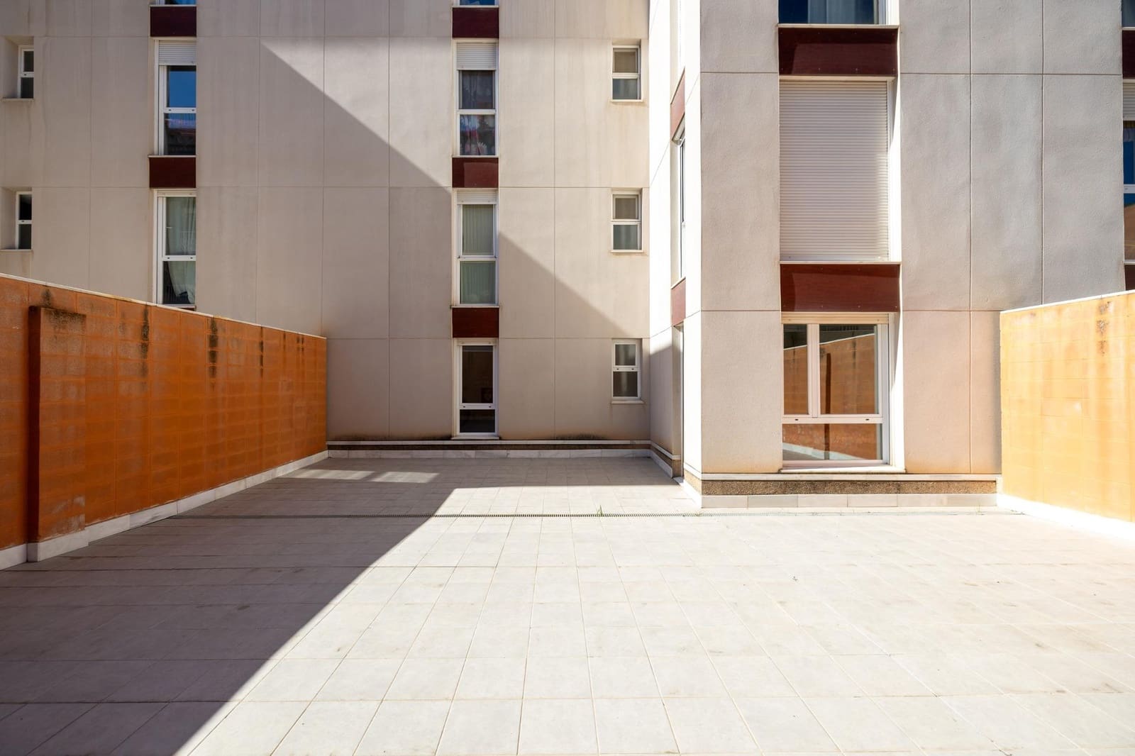 2 soveværelse Lejlighed til salg i Granada by med garage - € 218.332 (Ref: 9712392)