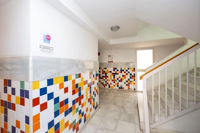 2 soveværelse Lejlighed til salg i Granada by med garage - € 218.332 (Ref: 9712392)