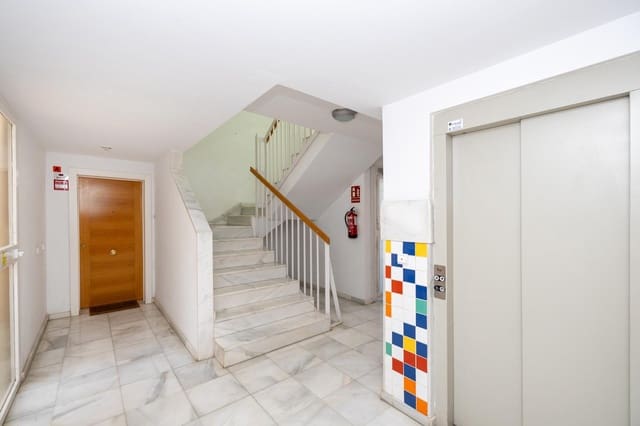 2 soveværelse Lejlighed til salg i Granada by med garage - € 218.332 (Ref: 9712392)