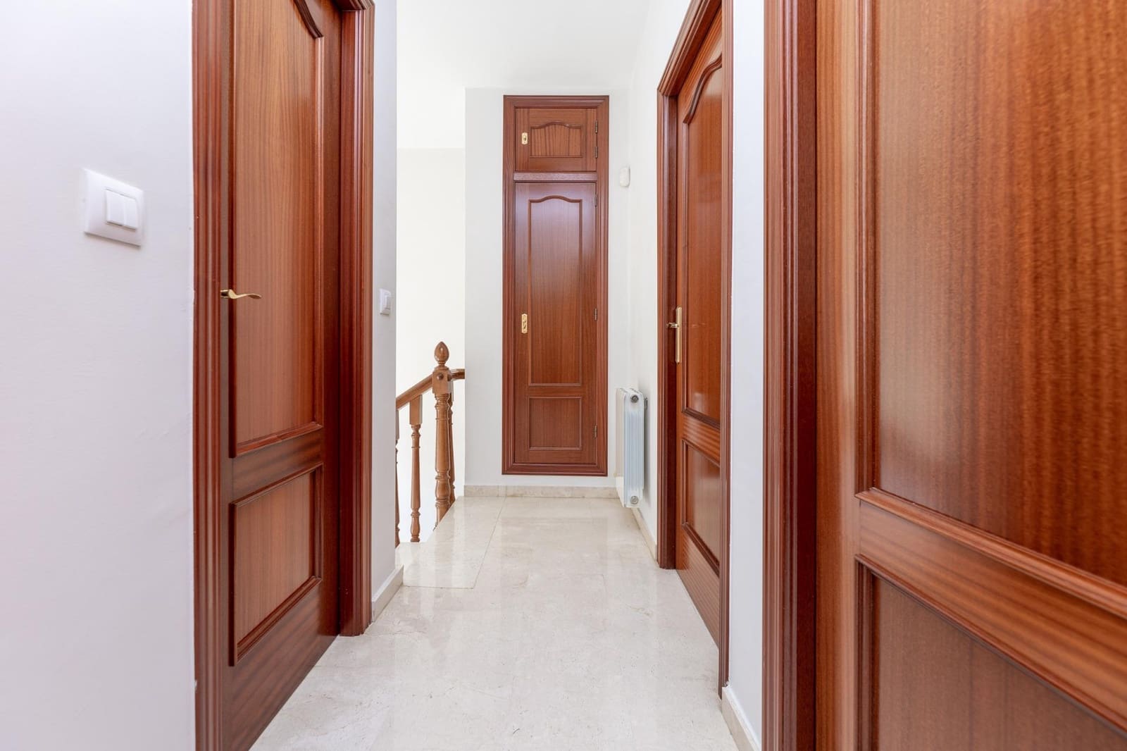 3 bedroom Villa for sale in Ogijares with garage - € 329,000 (Ref: 9712395)