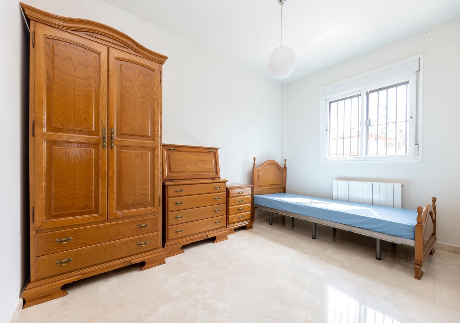 3 bedroom Villa for sale in Ogijares with garage - € 329,000 (Ref: 9712395)