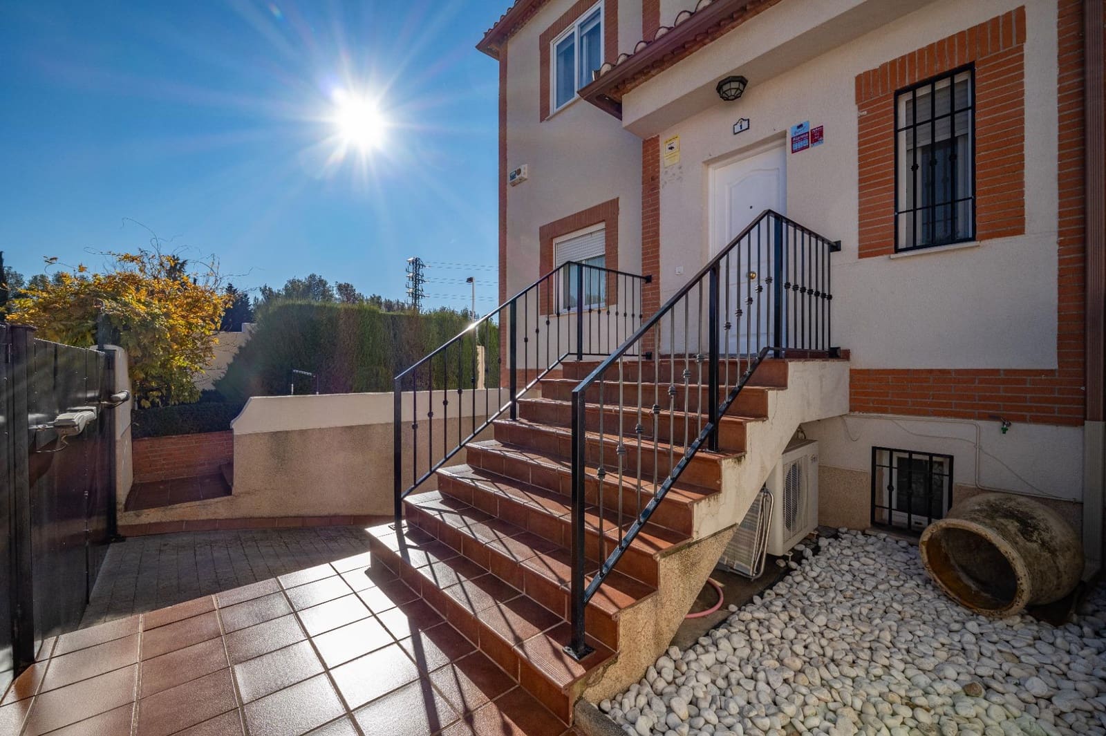 5 bedroom Semi-detached Villa for sale in Atarfe with garage - € 338,900 (Ref: 9712396)