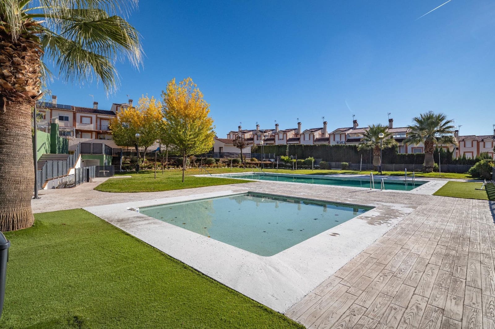 5 bedroom Semi-detached Villa for sale in Atarfe with garage - € 338,900 (Ref: 9712396)