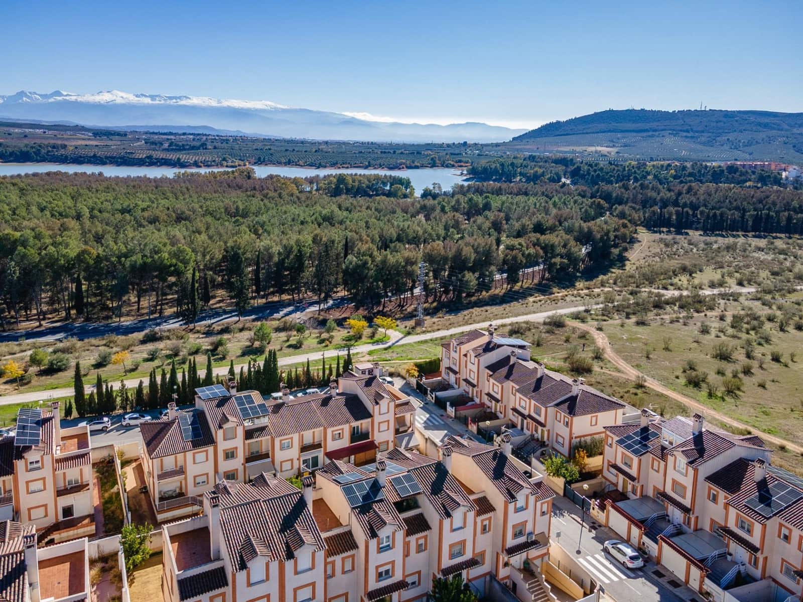 5 bedroom Semi-detached Villa for sale in Atarfe with garage - € 338,900 (Ref: 9712396)