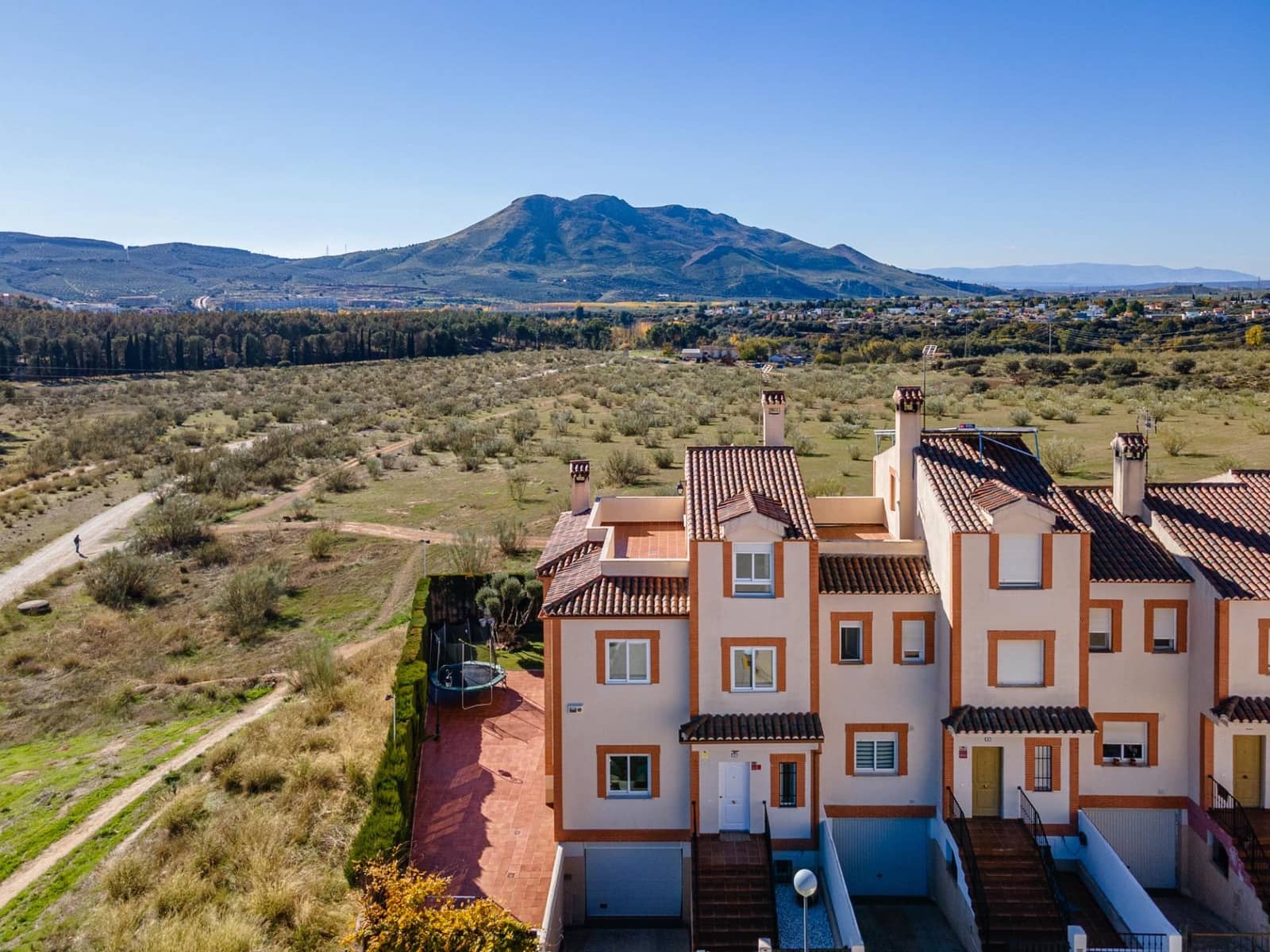 5 bedroom Semi-detached Villa for sale in Atarfe with garage - € 338,900 (Ref: 9712396)