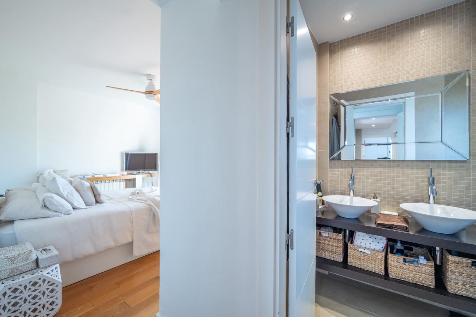 5 bedroom Semi-detached Villa for sale in Atarfe with garage - € 338,900 (Ref: 9712396)