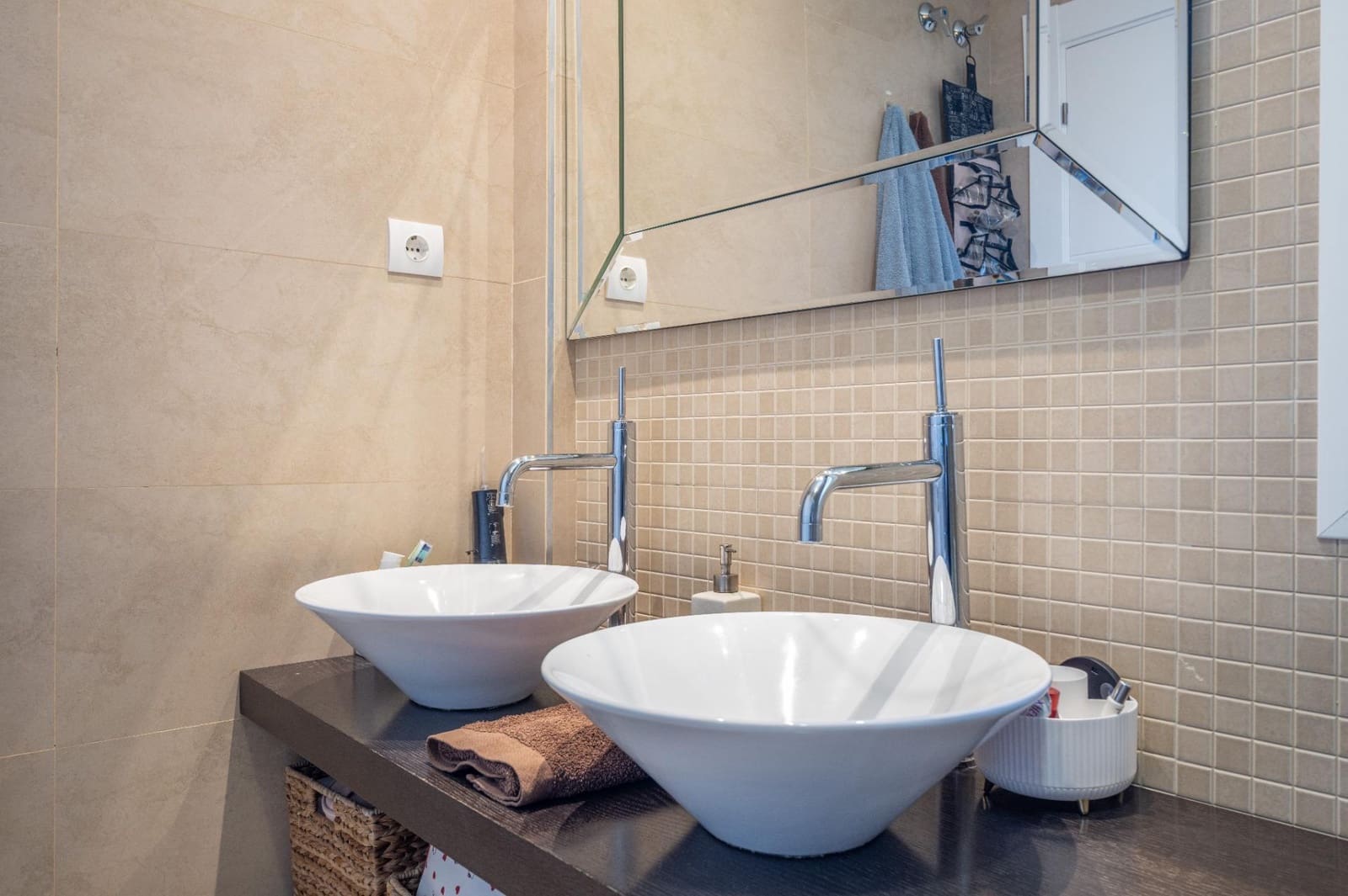 5 bedroom Semi-detached Villa for sale in Atarfe with garage - € 338,900 (Ref: 9712396)