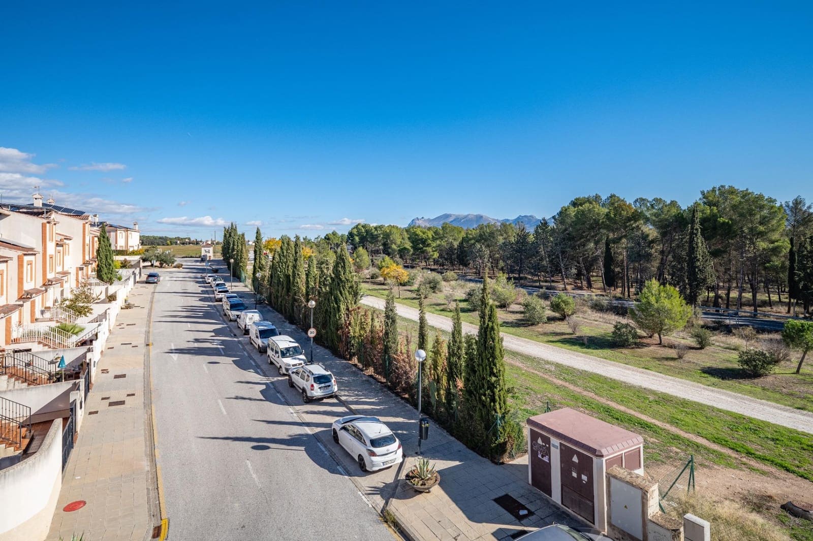 5 bedroom Semi-detached Villa for sale in Atarfe with garage - € 338,900 (Ref: 9712396)